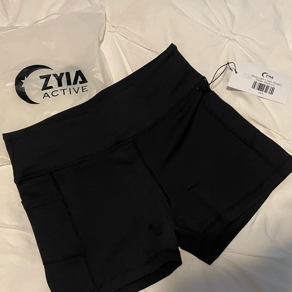 Zyia Active, Light N Tight shorts Black. Large. NWT